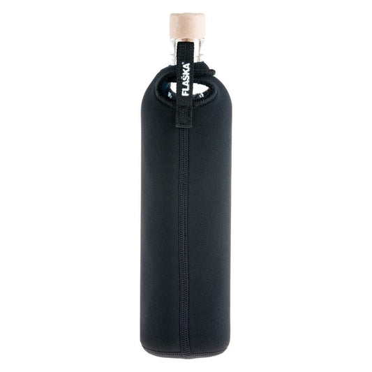 vista posterior botella reutilizable de vidrio flaska con funda de neopreno negra y diseño tangram